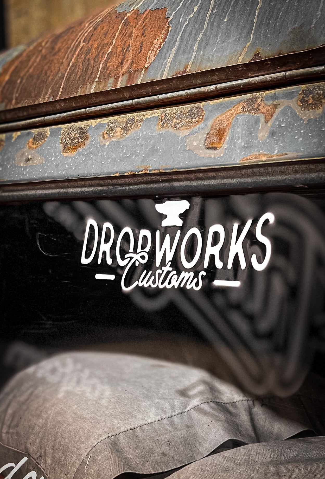 Dropworks retro logo sticker